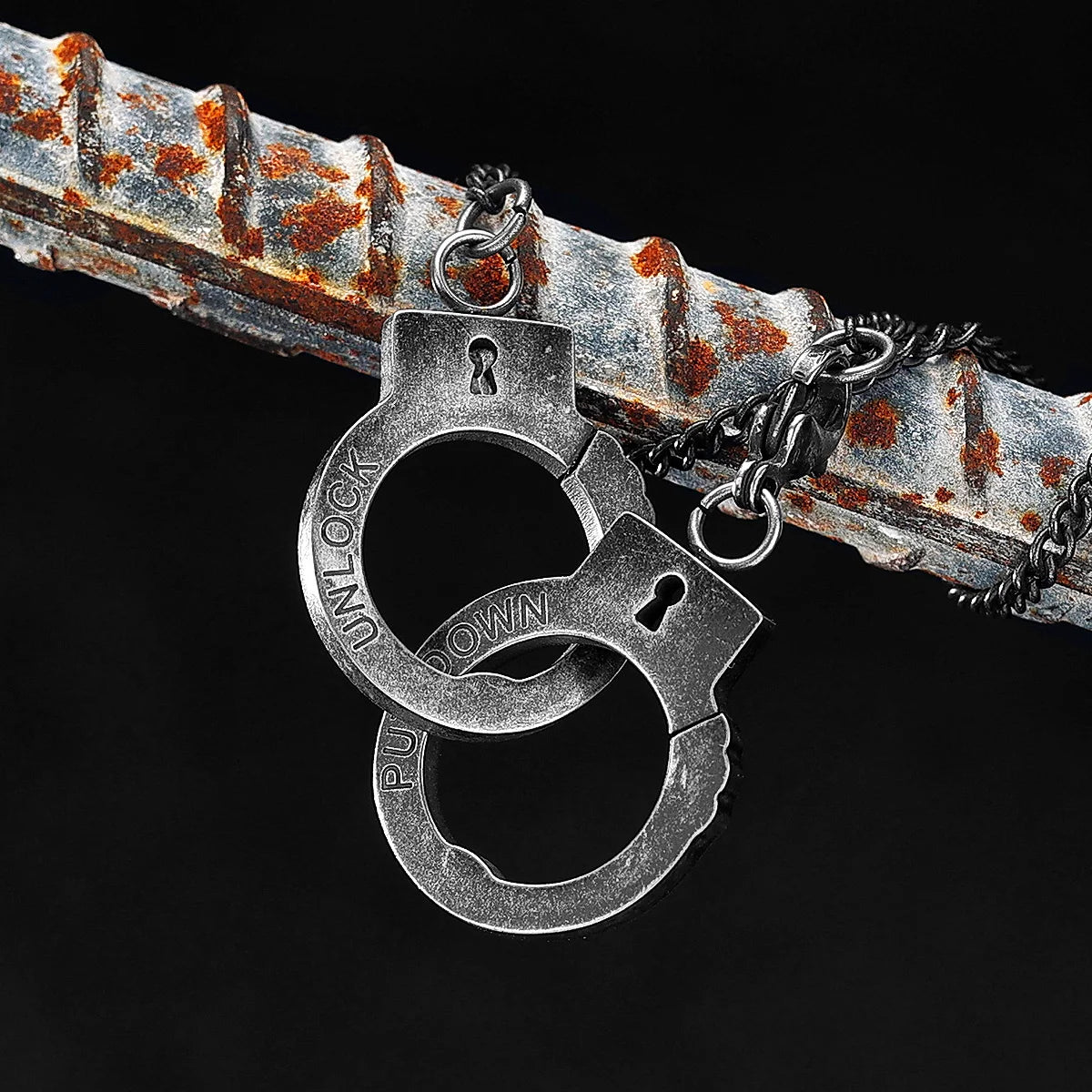 Vintage Handcuffs Stainless Steel Men Women Bracelets Necklaces Pendants Chain Trendy Fashion Jewelry Creativity Gift Wholesale