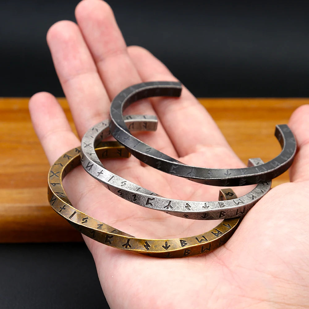 PENDRA Mobius Stainless Steel Opening Bracelet