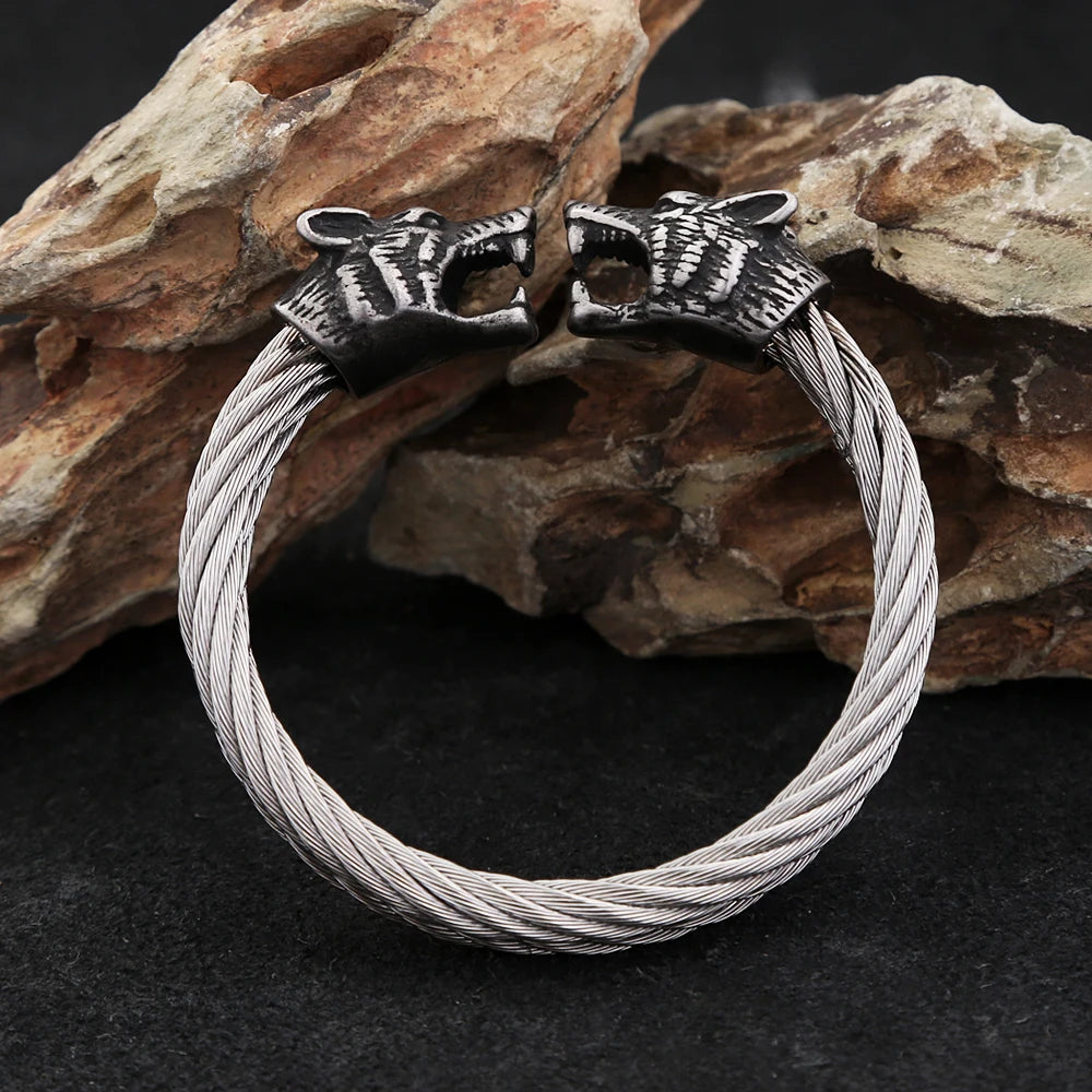 PENDRA Wolfcrest Viking Double Wolf Head Bracelet