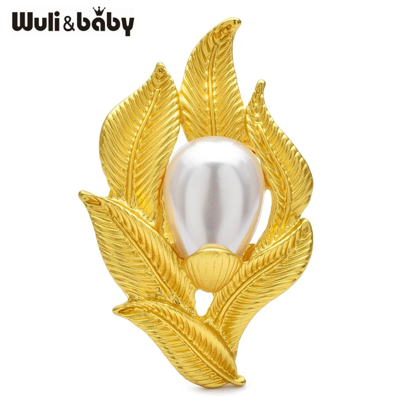 PENDRA Pearlfleur Pearl Gold-Color Flower Brooch