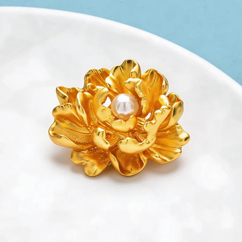 PENDRA Peonia Gold Peony Flower Brooch