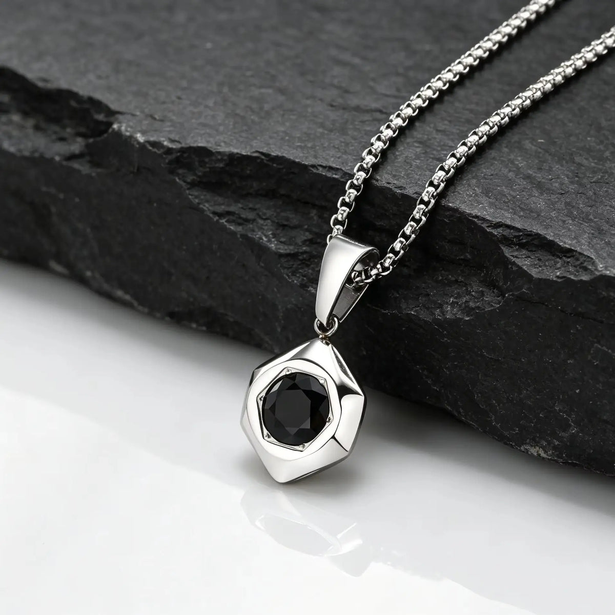 PENDRA Black Geometric Pendant Necklace