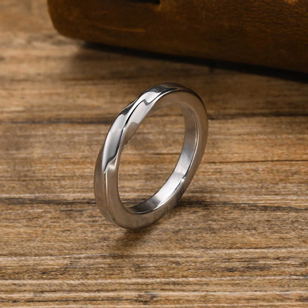 PENDRA Lunrith Twisted Cuff Ring