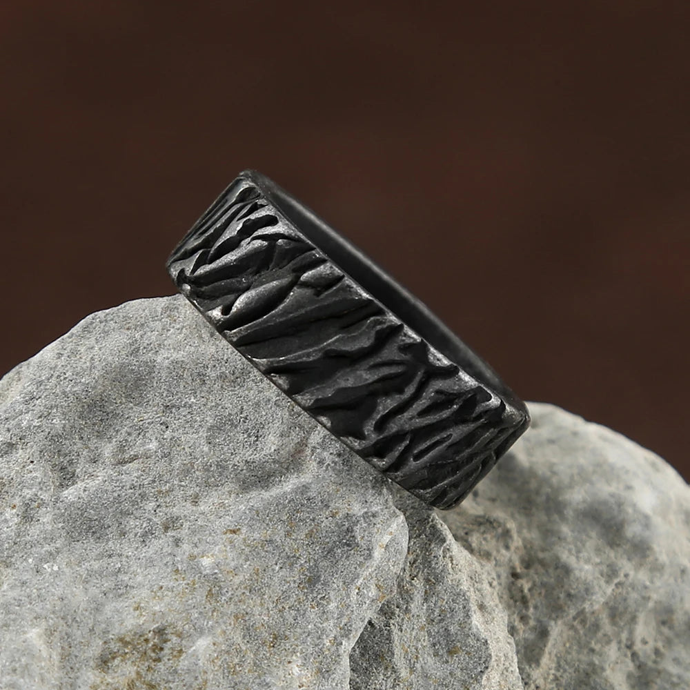 PENDRA Valknot Black Viking Triangle Ring
