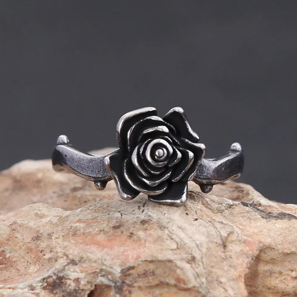 PENDRA Blackrose Vintage Black Rose Ring