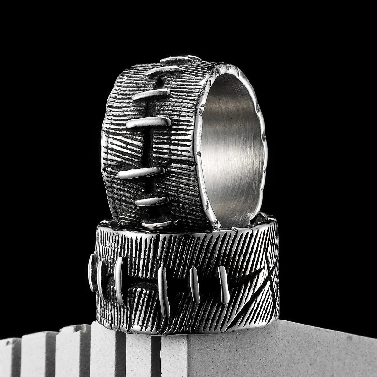 PENDRA Crack Suture Rock Steel Ring