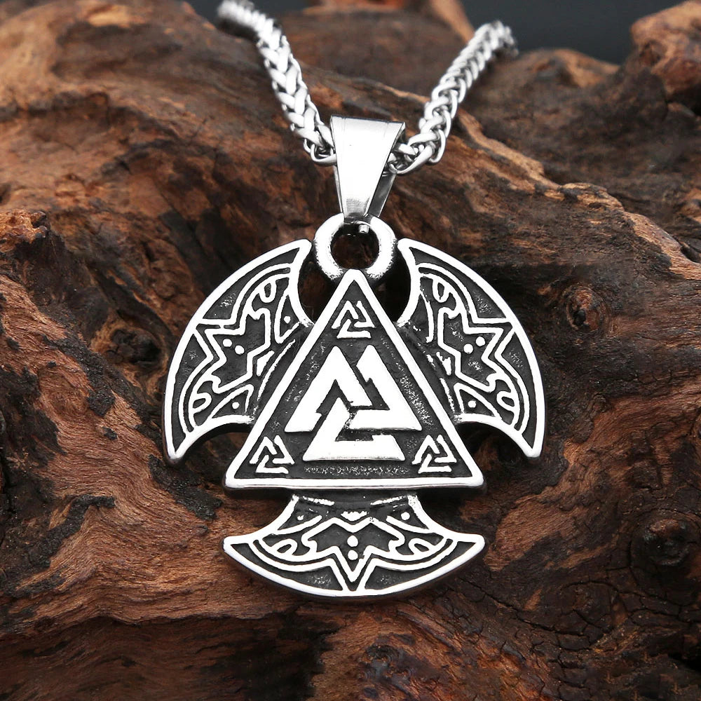 PENDRA Celticknot Viking Triangle Celtic Knot Pendant