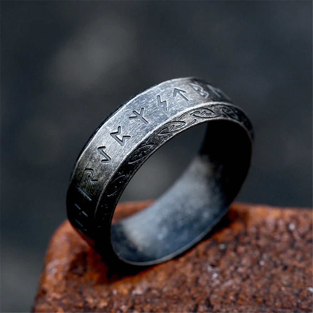 PENDRA Celtic Knot Rune Ring