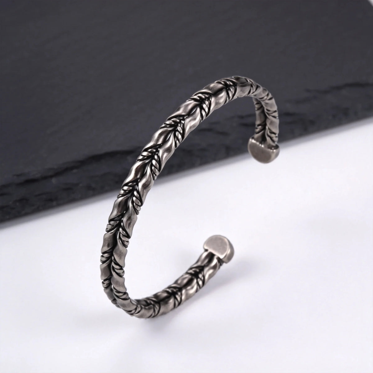 PENDRA Dravion Twisted Cuff Bracelet