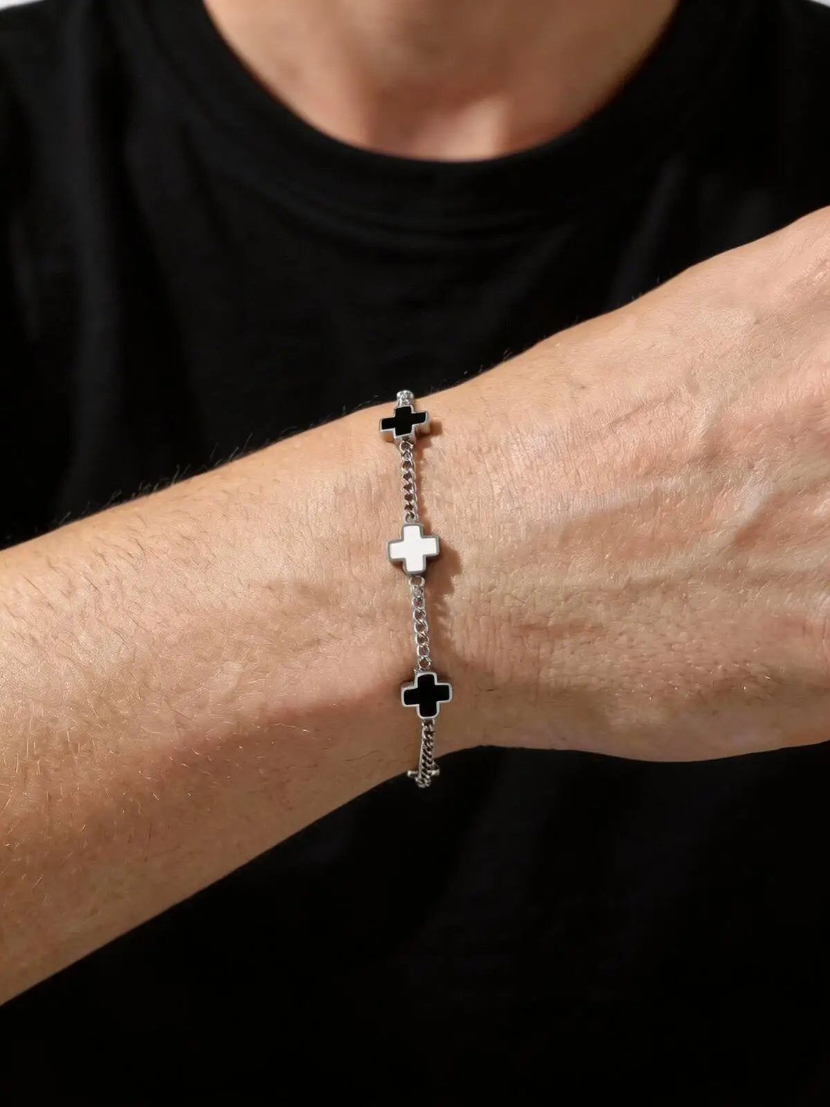 PENDRA Cross Black Bracelet