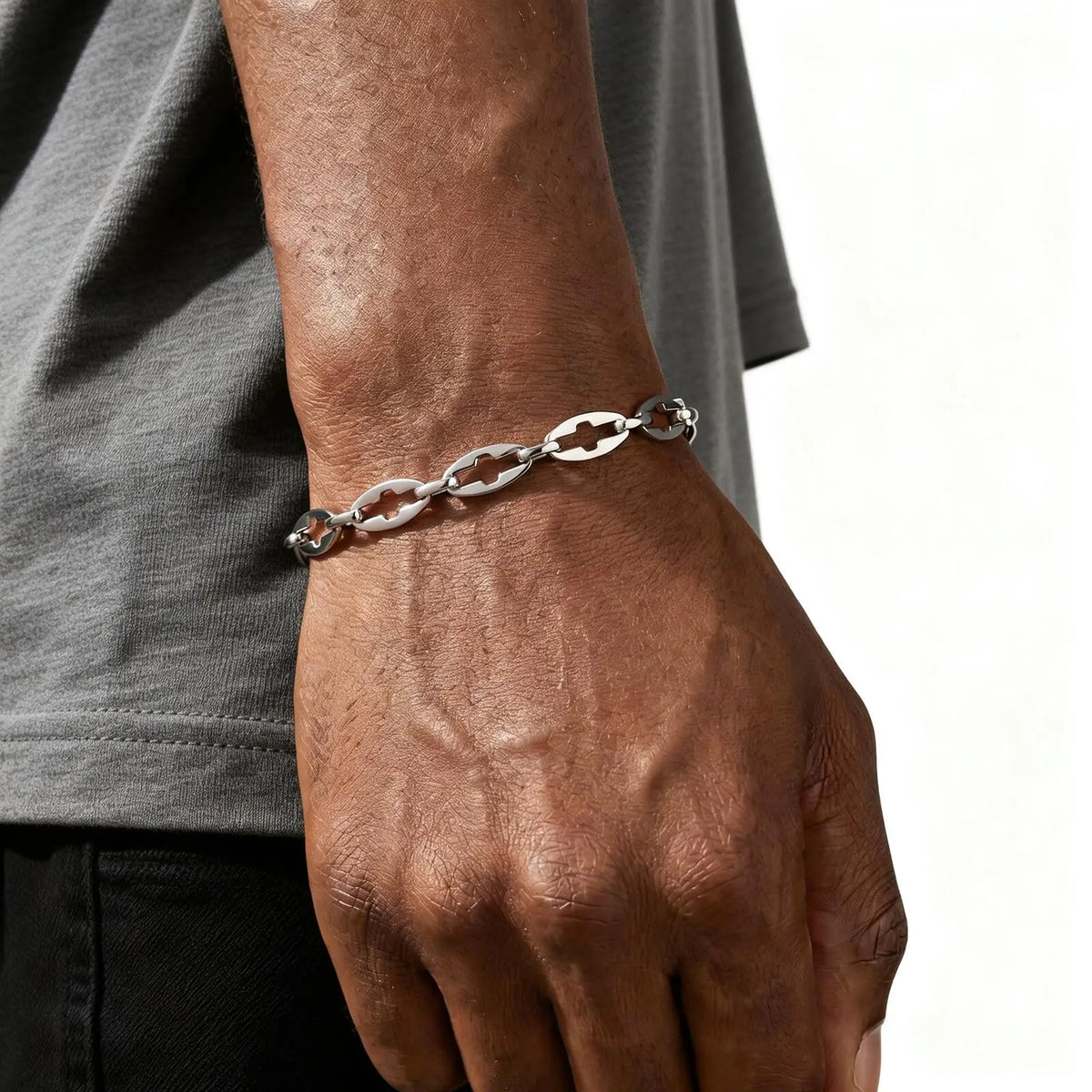 PENDRA Cross Hollow Bracelet