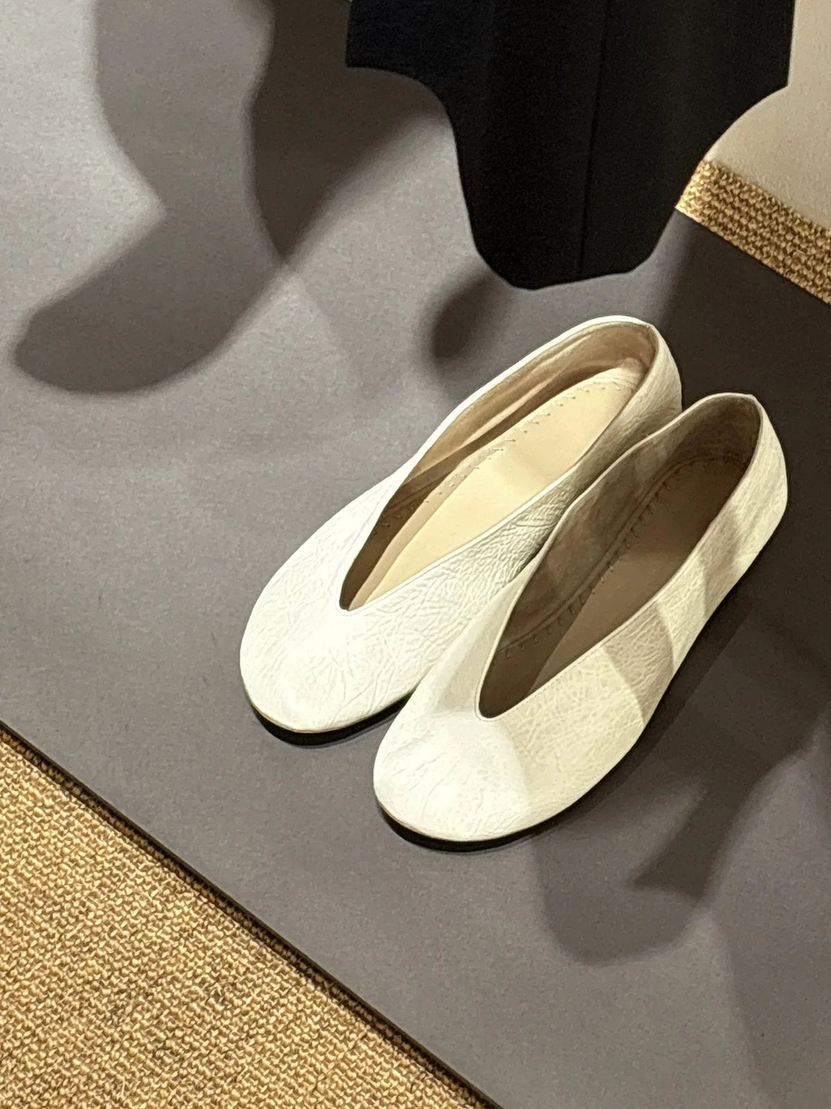 PENDRA Flat Spot Sheepskin Shoes