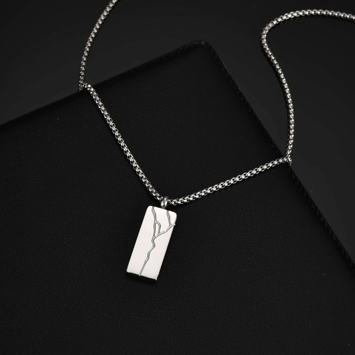 PENDRA Square Crack Pendant Necklace