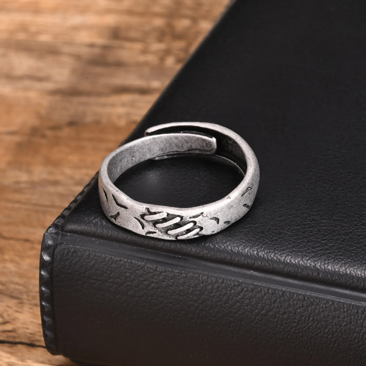 Grey Scar Rings for Men Boys,Retro Charm Metal Adjustable Ring Free Size Ring,New Fashion Jewelry Accessories Gifts