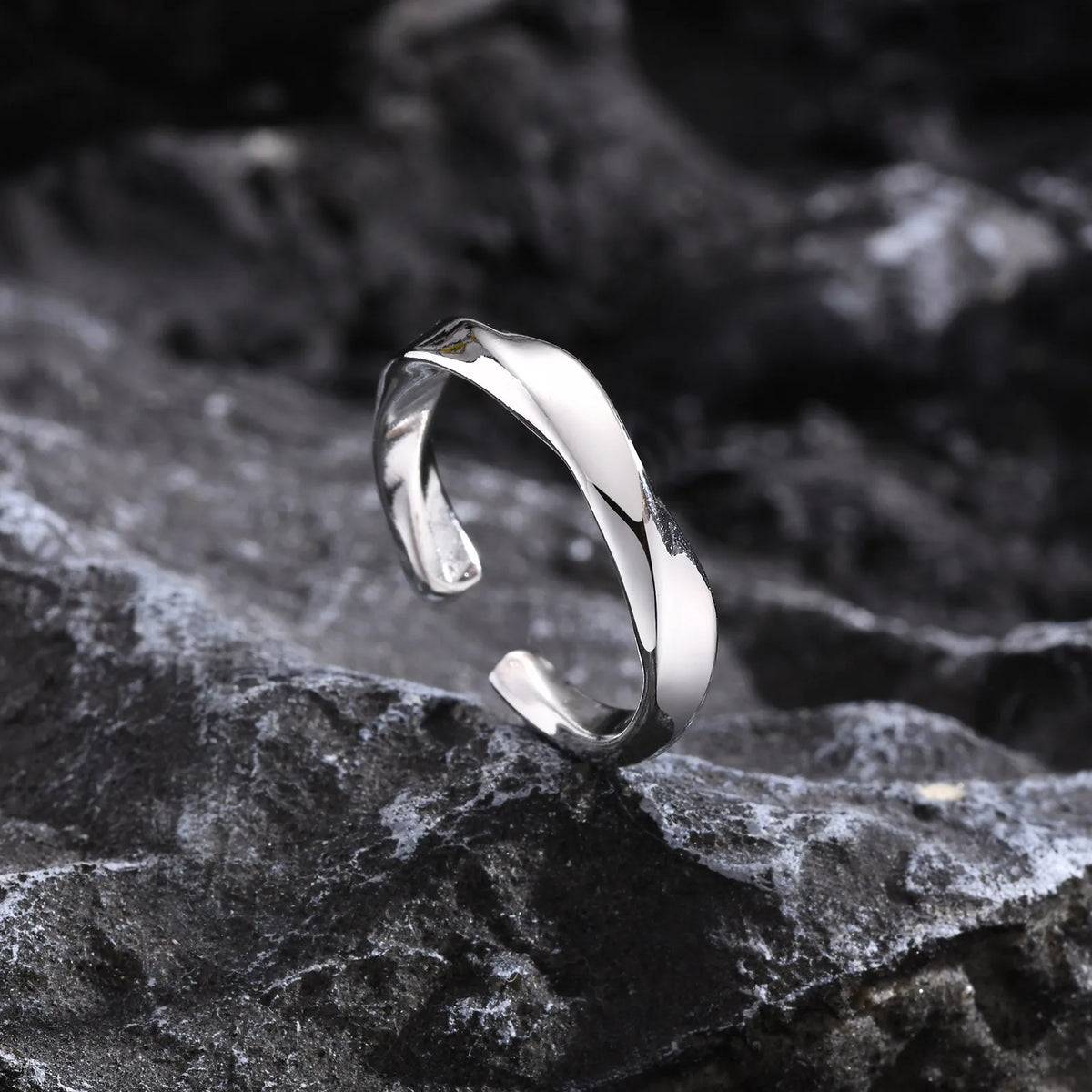 Mens Simple Mobius Twist Rings,Minimalist Opening Metal Wedding Ring,Thin Classic Polished Pinky Ring,Unisex Jewelry Gift