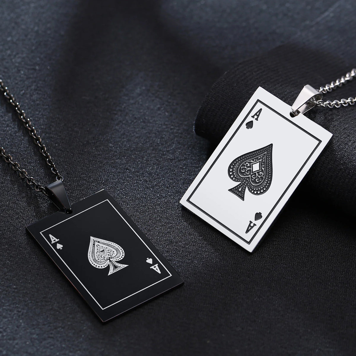 PENDRA King Hearts Pendant Necklace