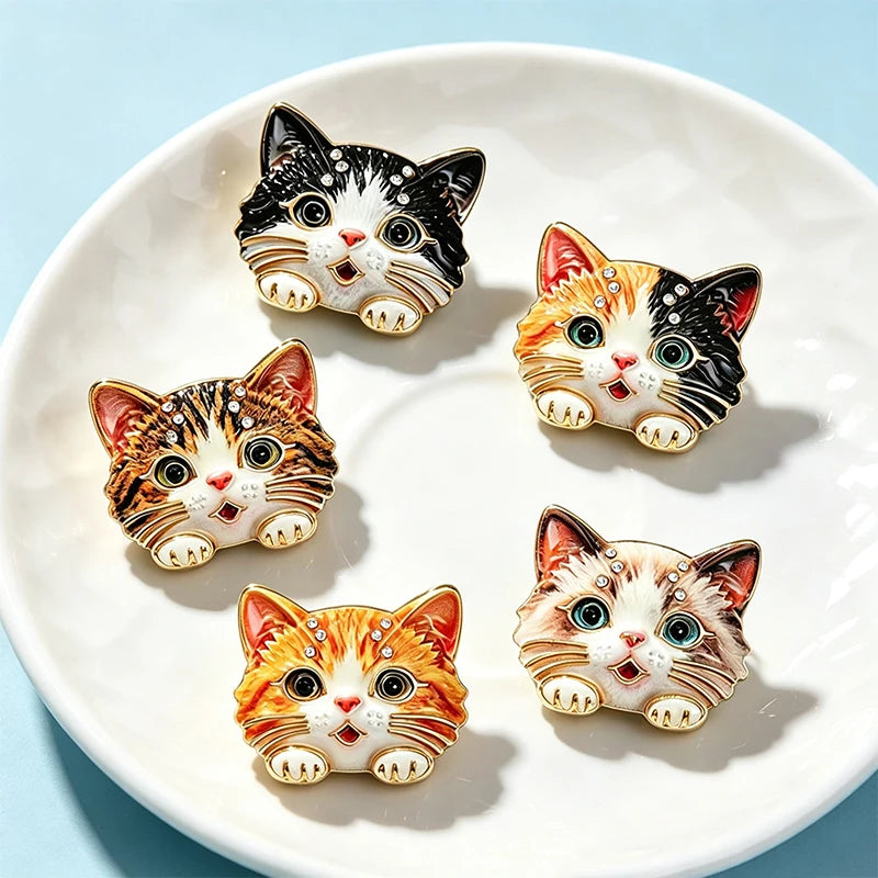 PENDRA Sweet Kitten Rhinestone Brooch
