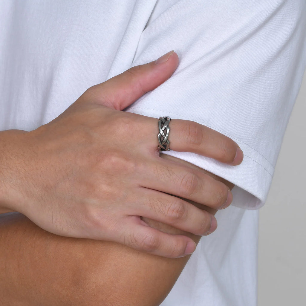 PENDRA Kaenora Twisted Cuff Ring