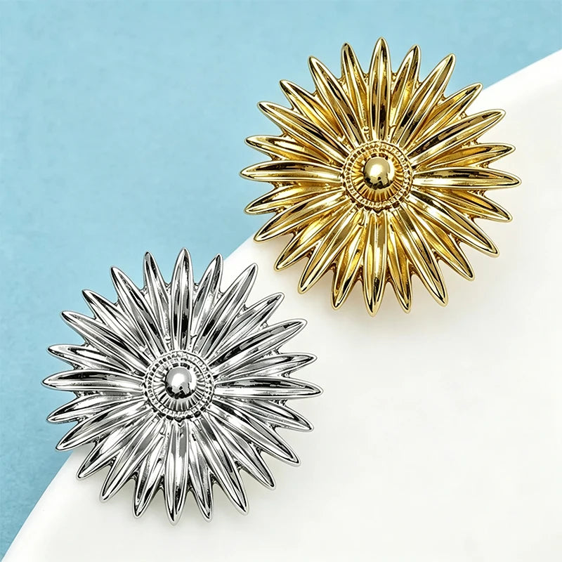 PENDRA Daisyelle Metal Daisy Brooch