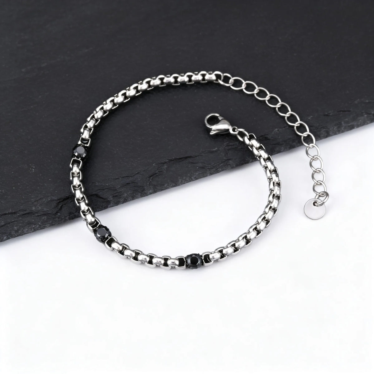PENDRA Stone Black Bracelet