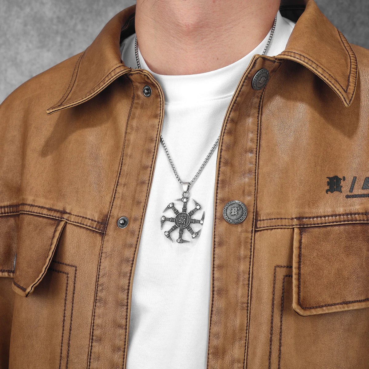 Viking Dagger Unique Amulets Men Necklaces Stainless Steel Pendant Chain Women Punk Fashion Jewelry Accessories Gifts Wholesale