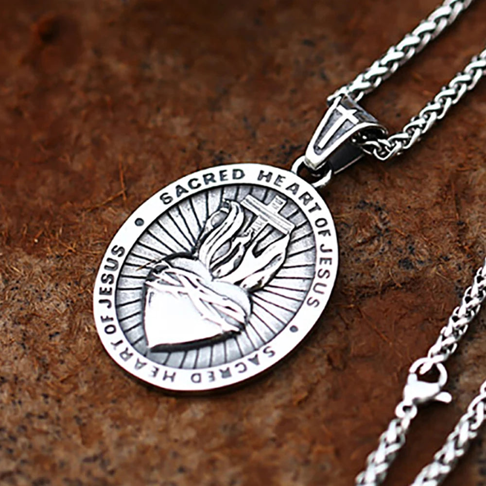 PENDRA Sacredheart Jesus Sacred Heart Pendant Necklace
