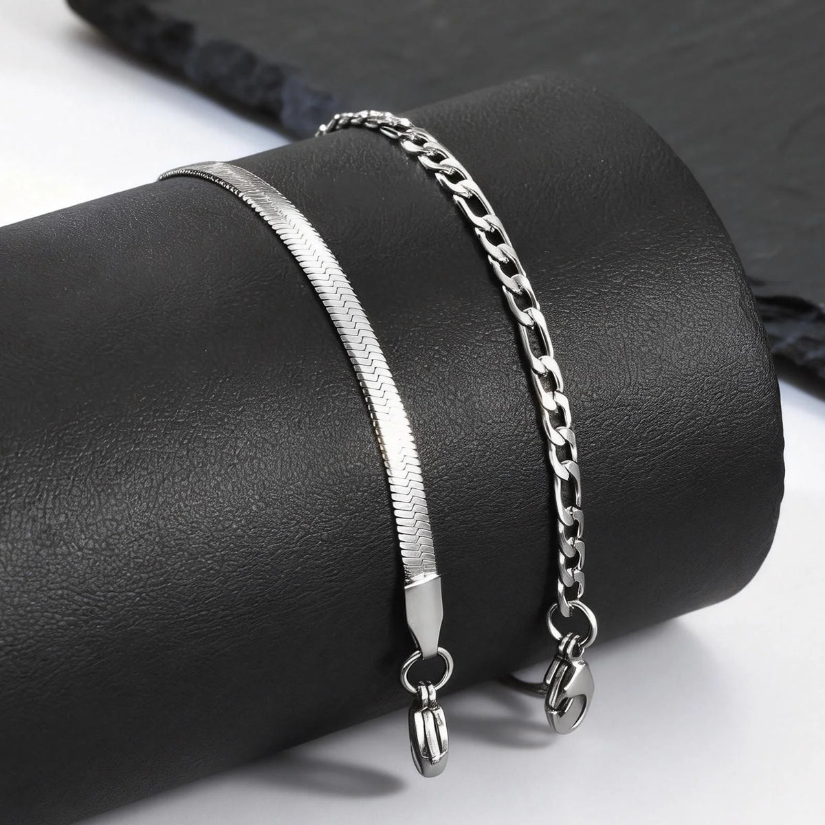 PENDRA Silver Flat Bracelet