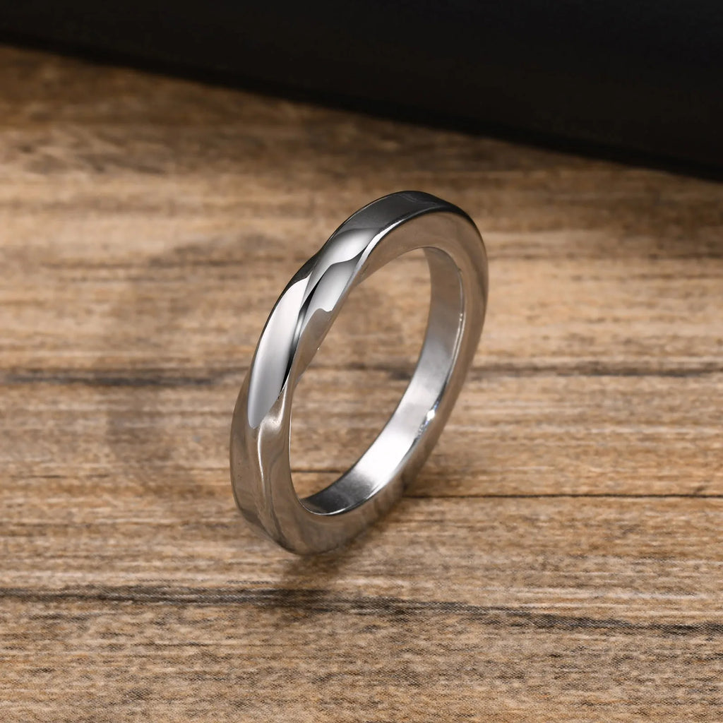 PENDRA Lunrith Twisted Cuff Ring