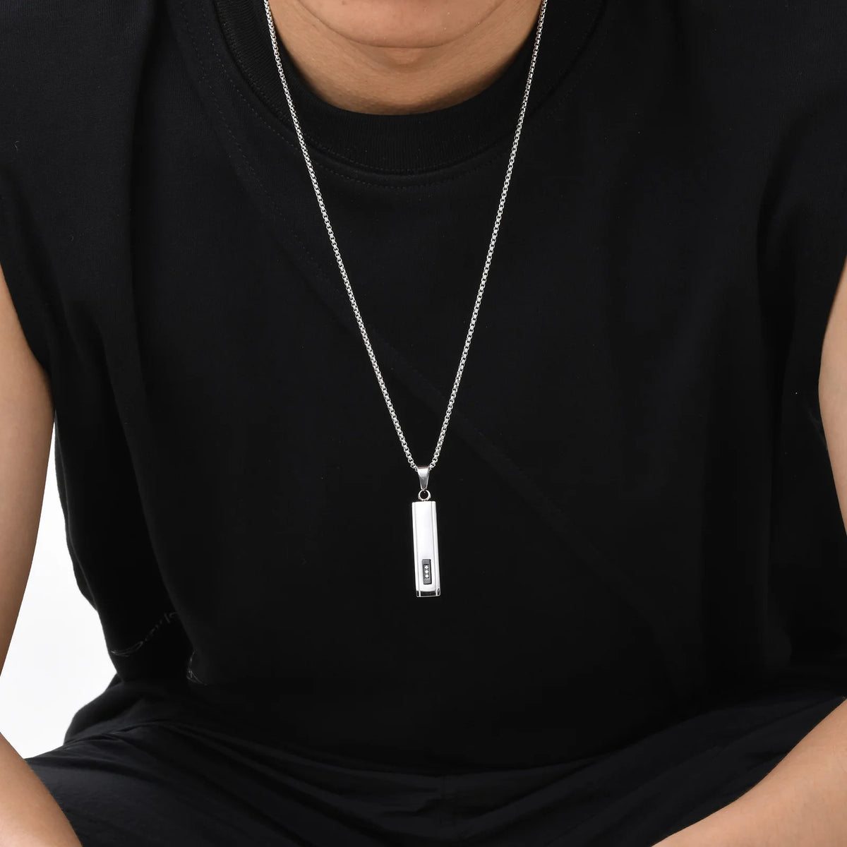 PENDRA Bar Vertical 2 Pendant Necklace