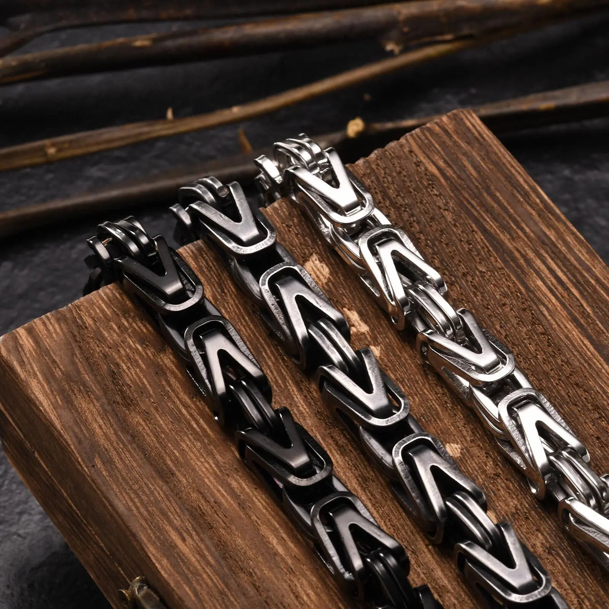 PENDRA Byzantine Link Chunky Bracelet