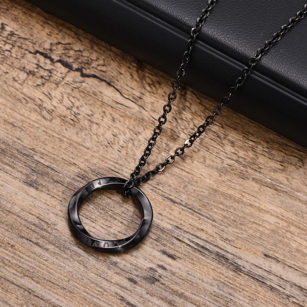 New Stylish Norse Viking Necklaces for Men,Waterproof Stainless Steel Mobius Round Pendant Collar,Gifts for Him Jewelry