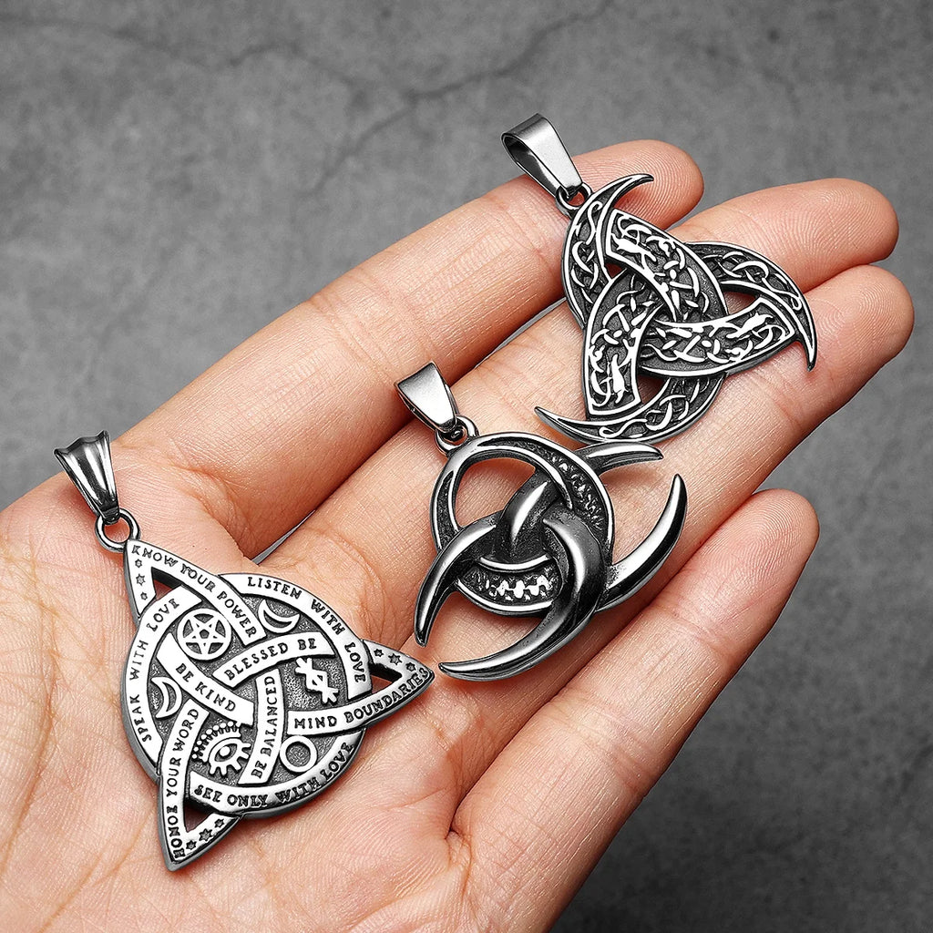PENDRA Yorilith Viking Rune Necklace