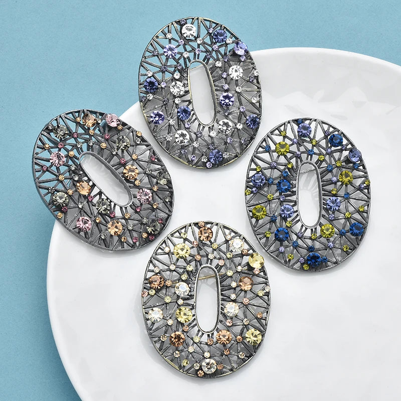 PENDRA Hollowelle Vintage Hollow-Out Round Brooch