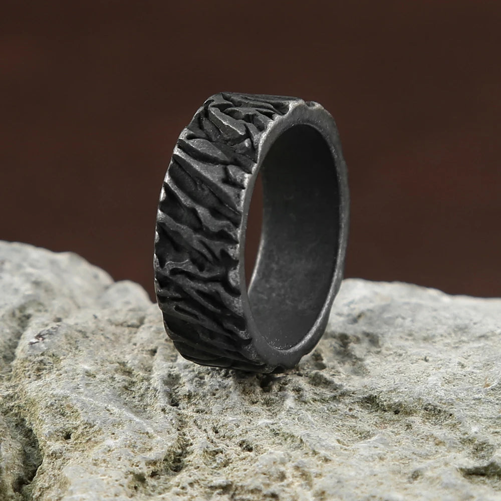 PENDRA Valknot Black Viking Triangle Ring
