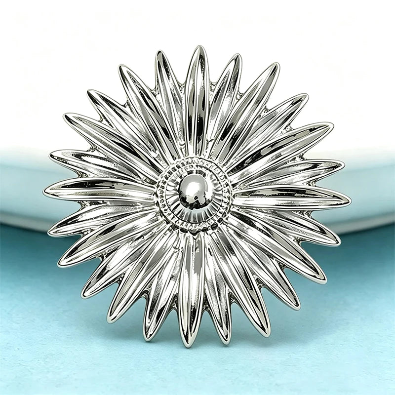 PENDRA Daisyelle Metal Daisy Brooch