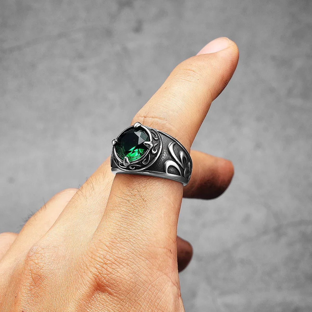 PENDRA Gems Carving Rock Steel Ring
