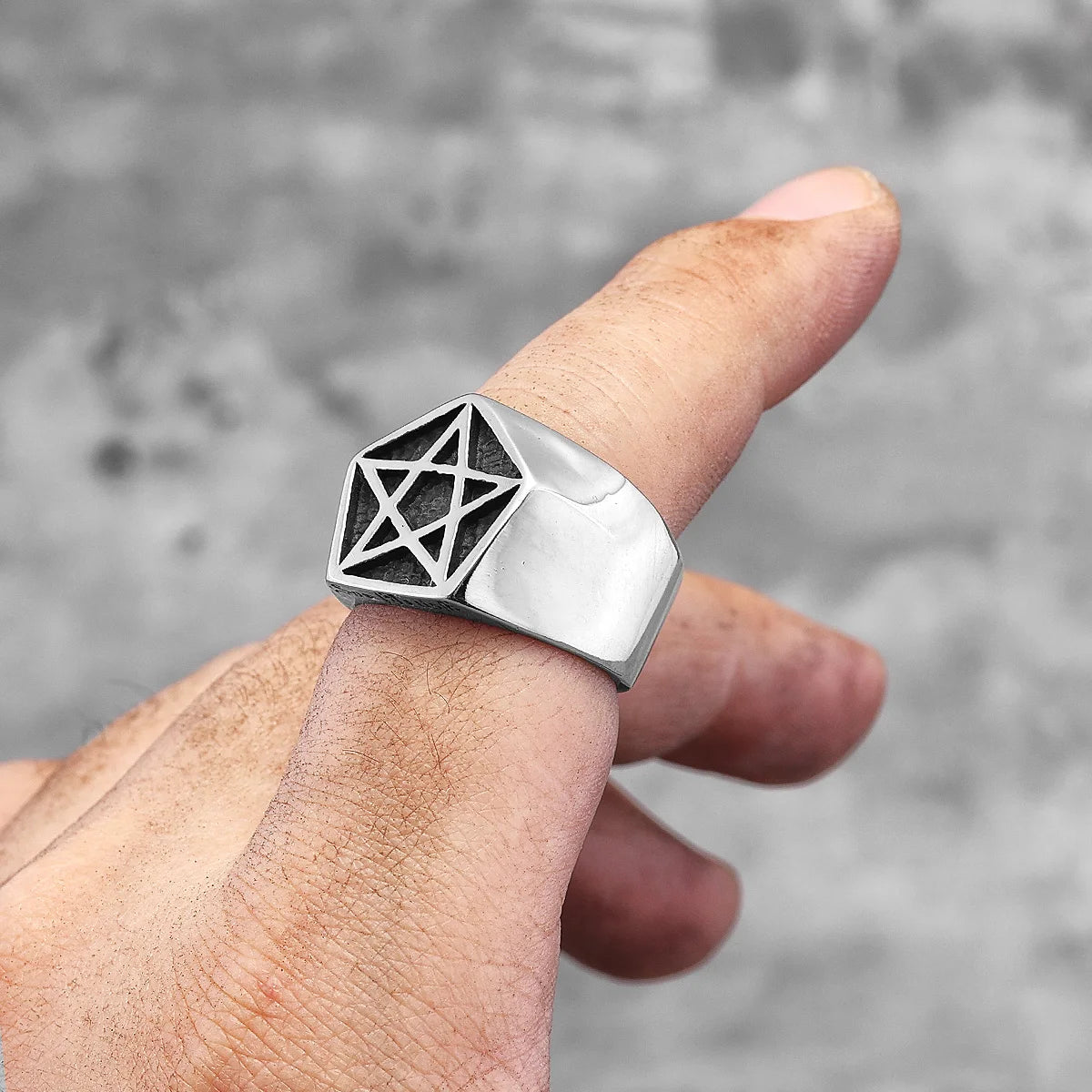 PENDRA Pentagram Punk Charm Ring