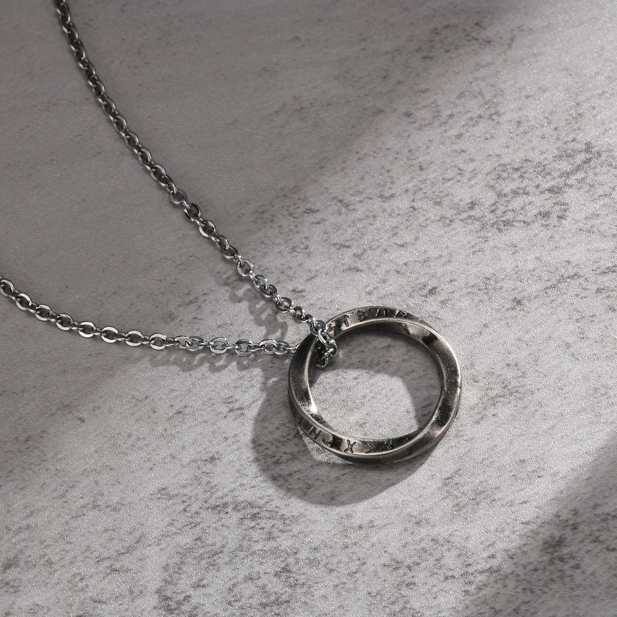 New Stylish Norse Viking Necklaces for Men,Waterproof Stainless Steel Mobius Round Pendant Collar,Gifts for Him Jewelry