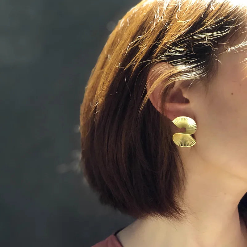 VENTFILLE 925 Sterling Silver Curved Geometry Earring for Women Girl S-Shaped Texture Unique Retro Jewelry Gift Dropshipping