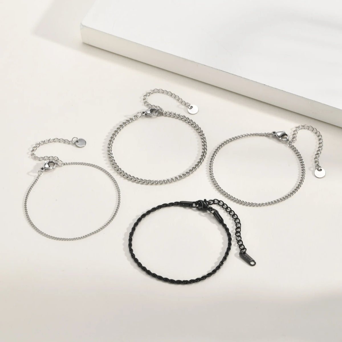 PENDRA Twisted Rope Bracelet