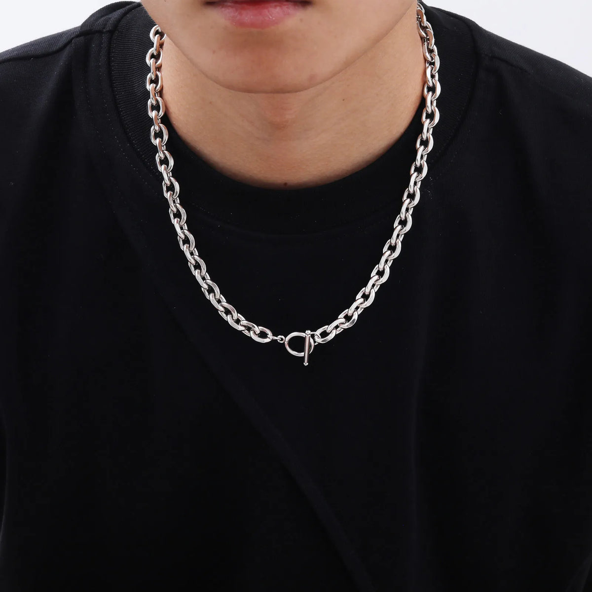 PENDRA Rolo Heavy Chain Necklace