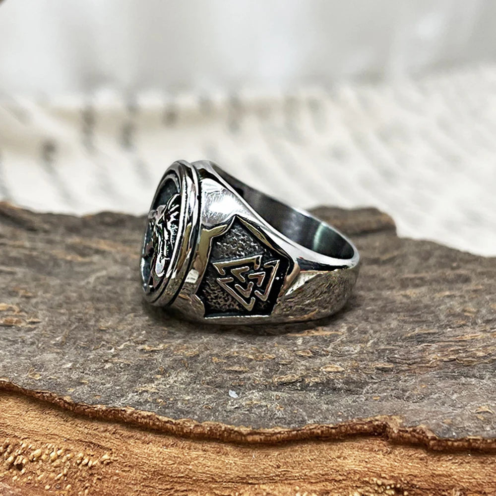 PENDRA Wolf Rune Ring
