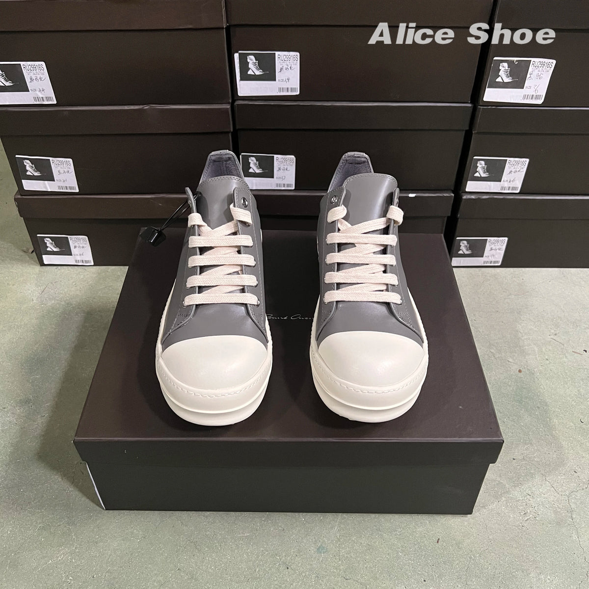 PENDRA Grey Punk Natural Grey Leather Low-Top Thick-Sole Platform Sneakers