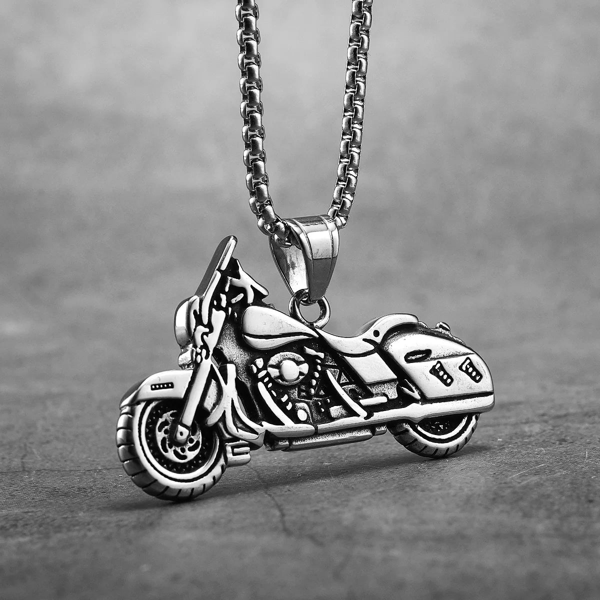 PENDRA Veyessa Pendant Necklace