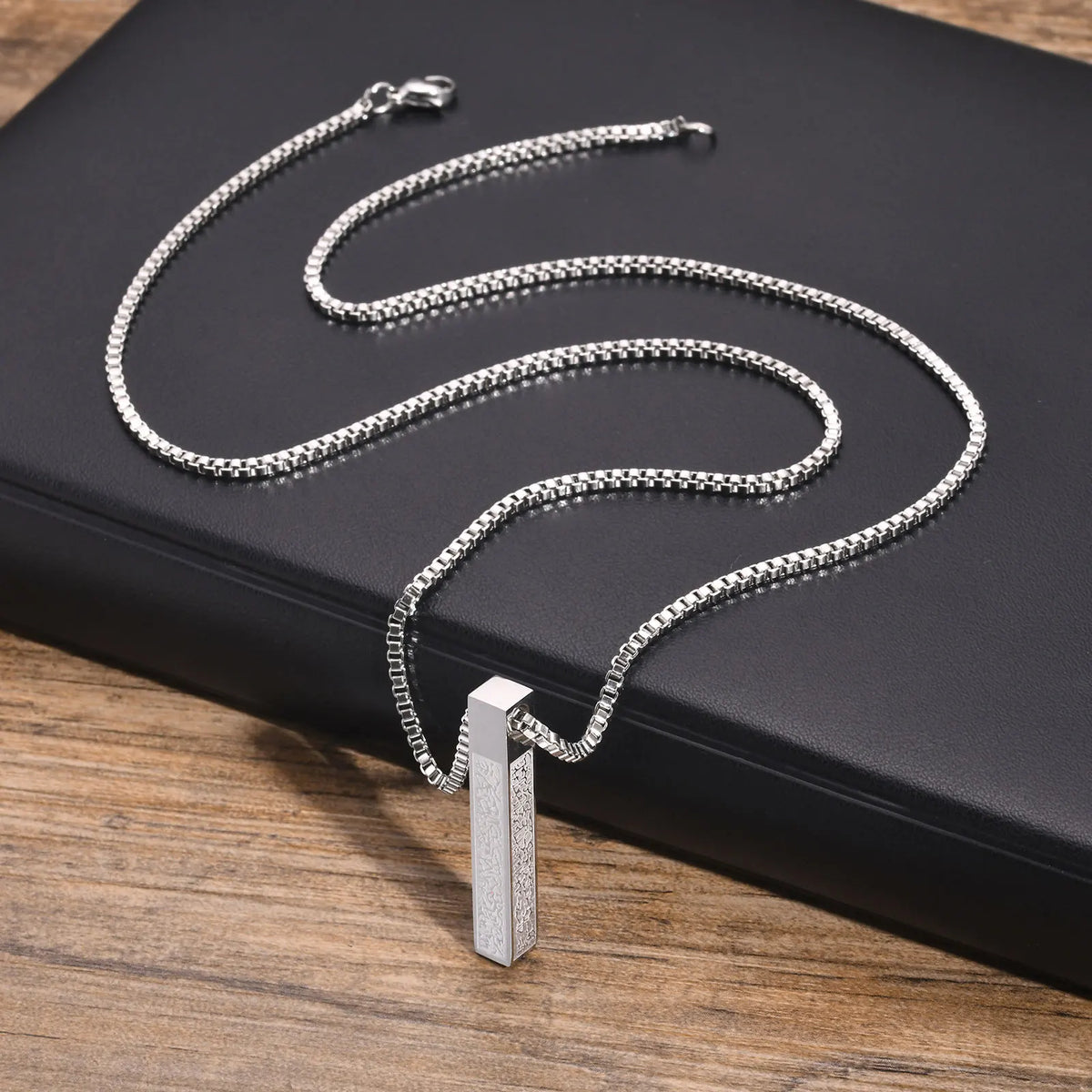 PENDRA Arabic Vertical Pendant Necklace