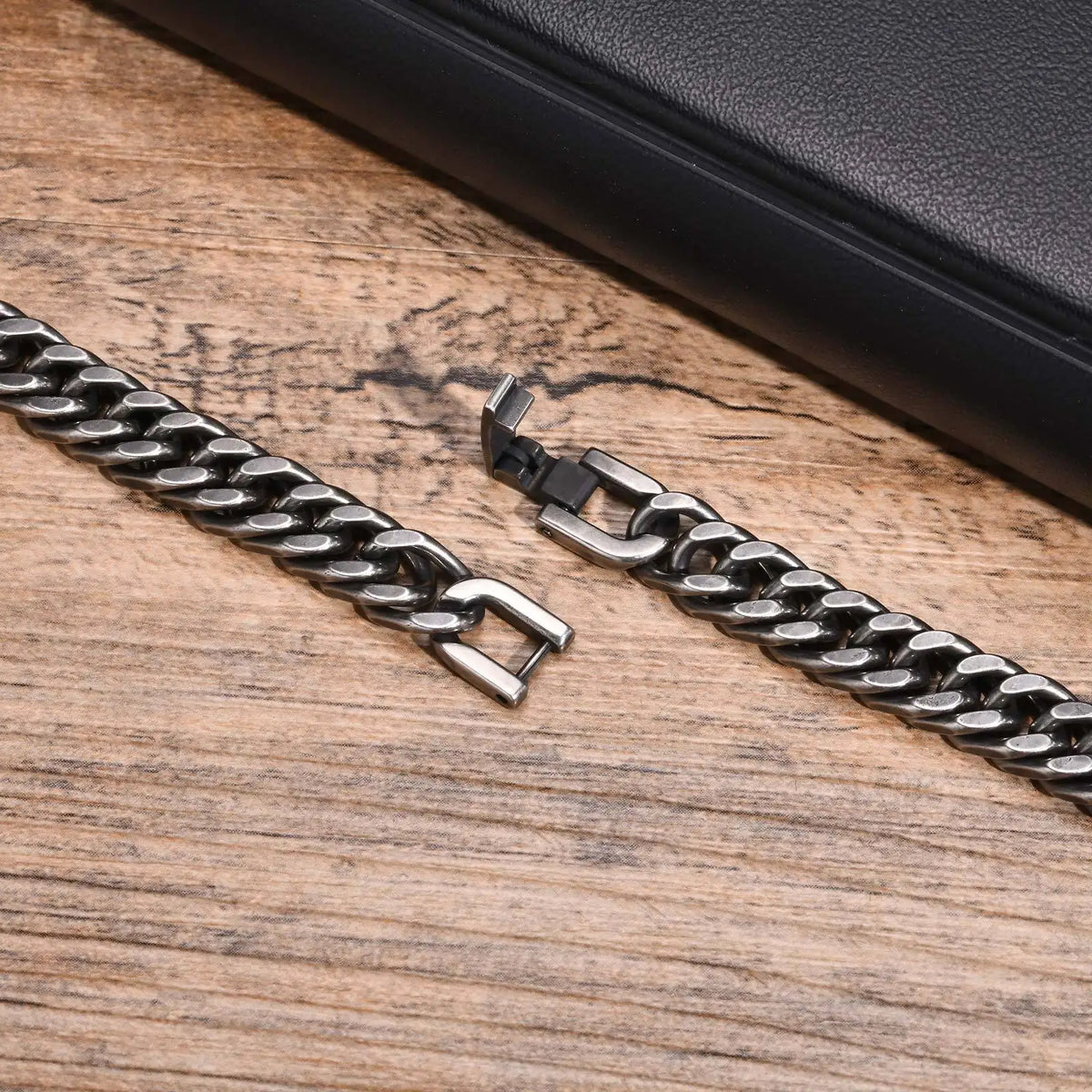 PENDRA Cuban Chunky Bracelet