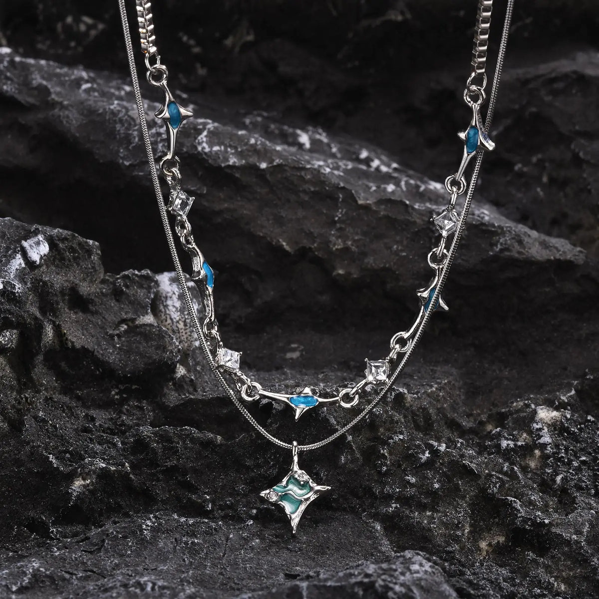 PENDRA Snake Irregular Pendant Necklace