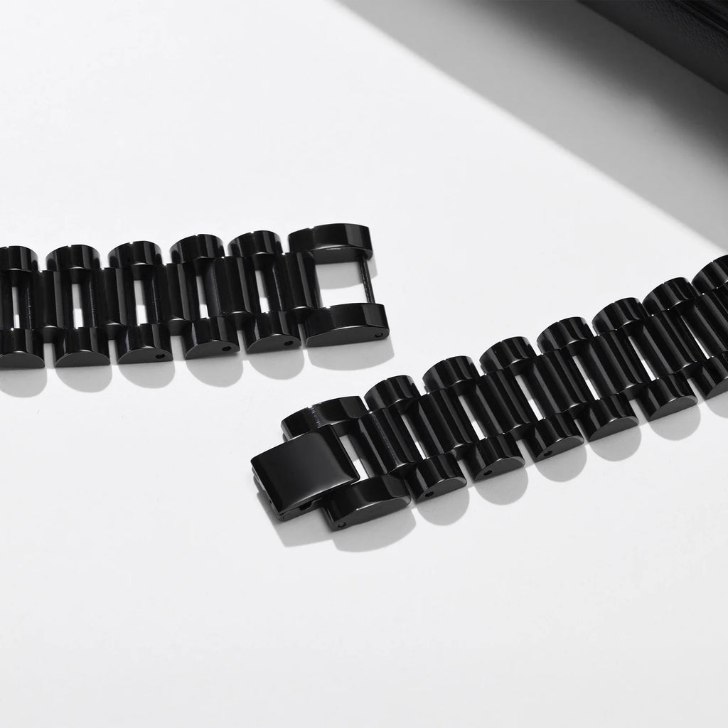 PENDRA Engraved Touching Bracelet