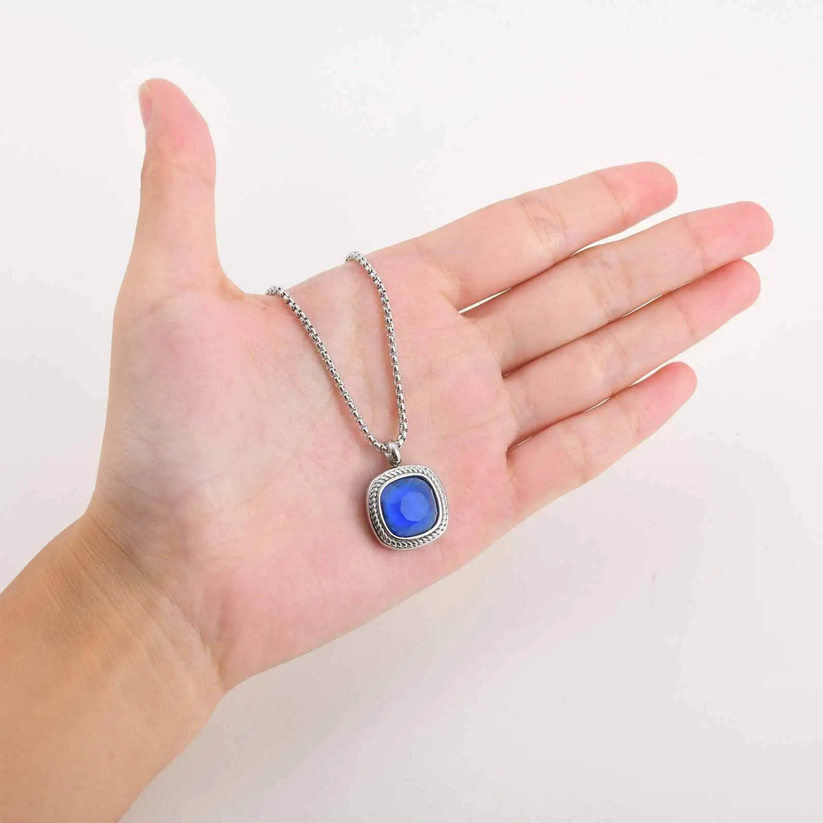 PENDRA Square Stone Black Pendant Necklace