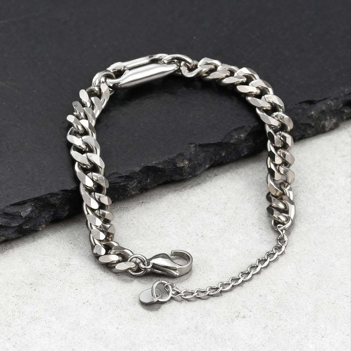 PENDRA Charm Cuban Bracelet